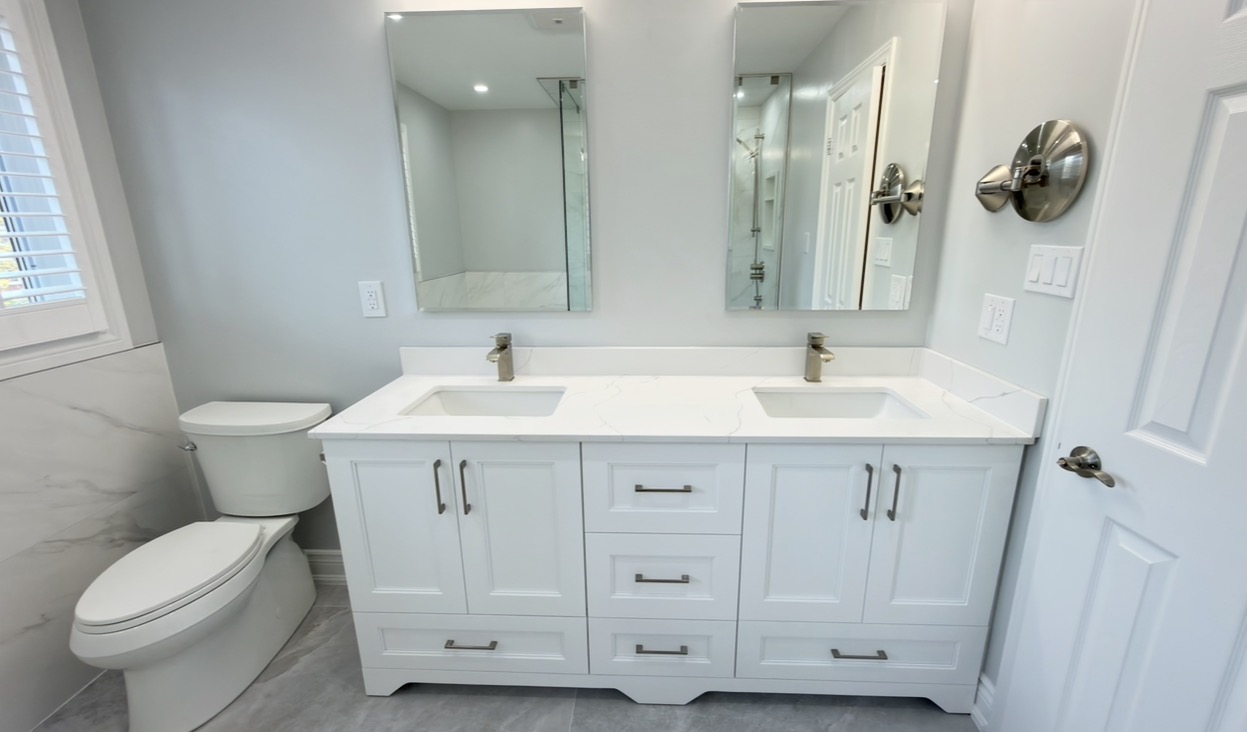 White double vanity with twin mirrors and quartz top